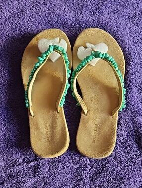 Like New Sonoma Imitation Turquoise Strap Tan Flip Flop, Size 7